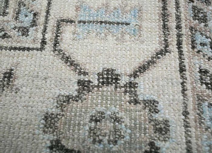 lyra grey and black wool hand knotted Rug - CloseUp