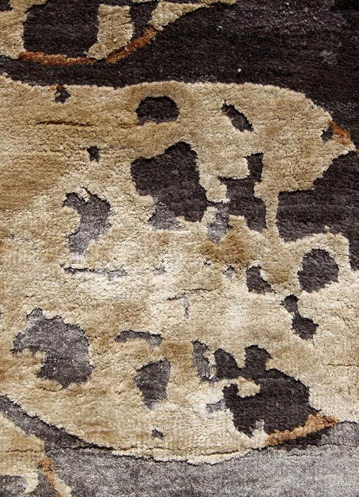 pansy grey and black wool and silk hand knotted Rug - CloseUp