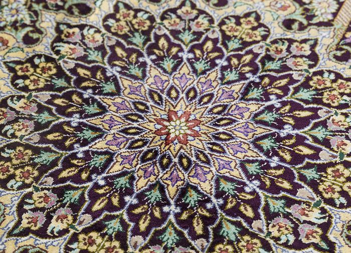 gulmarg pink and purple silk hand knotted Rug - CloseUp