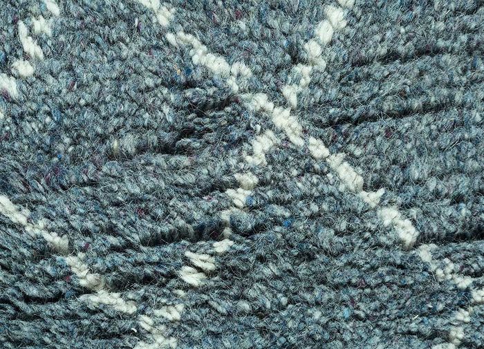 zuri blue wool hand knotted Rug - CloseUp
