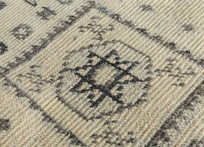 clan ivory wool hand knotted Rug - CloseUp