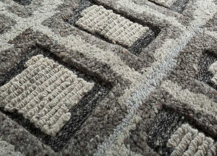 cleo grey and black wool hand knotted Rug - CloseUp