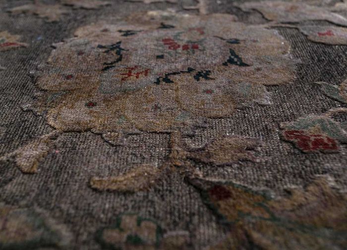 lacuna grey and black wool and silk hand knotted Rug - CloseUp