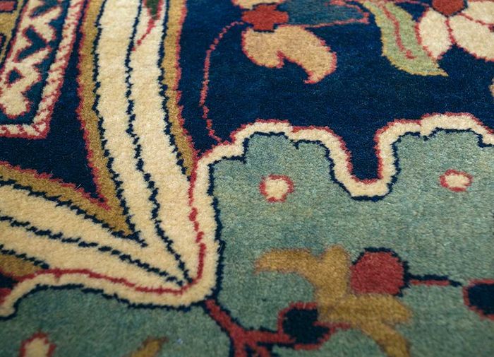amani red and orange wool hand knotted Rug - CloseUp