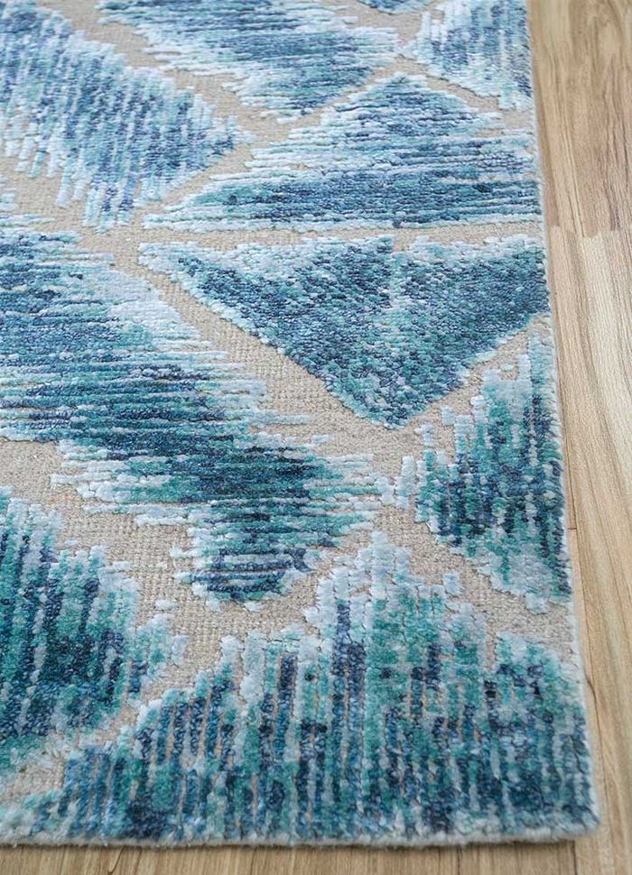 geode ivory wool and silk hand knotted Rug - Corner