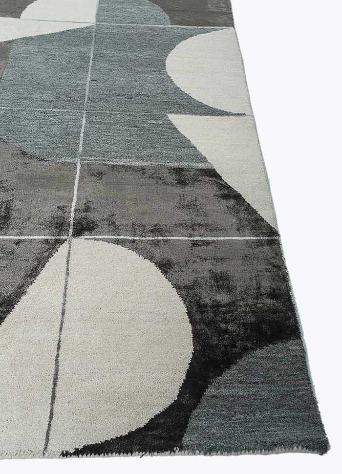 aakar by kavi ivory wool and bamboo silk hand knotted Rug - Corner