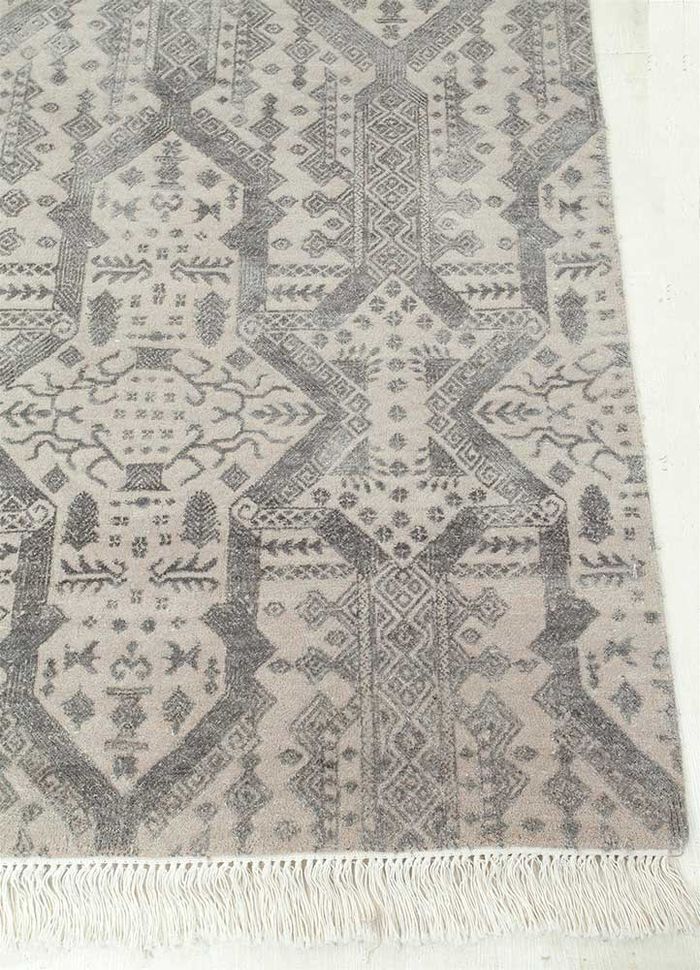 blithe ivory wool and bamboo silk hand knotted Rug - Corner