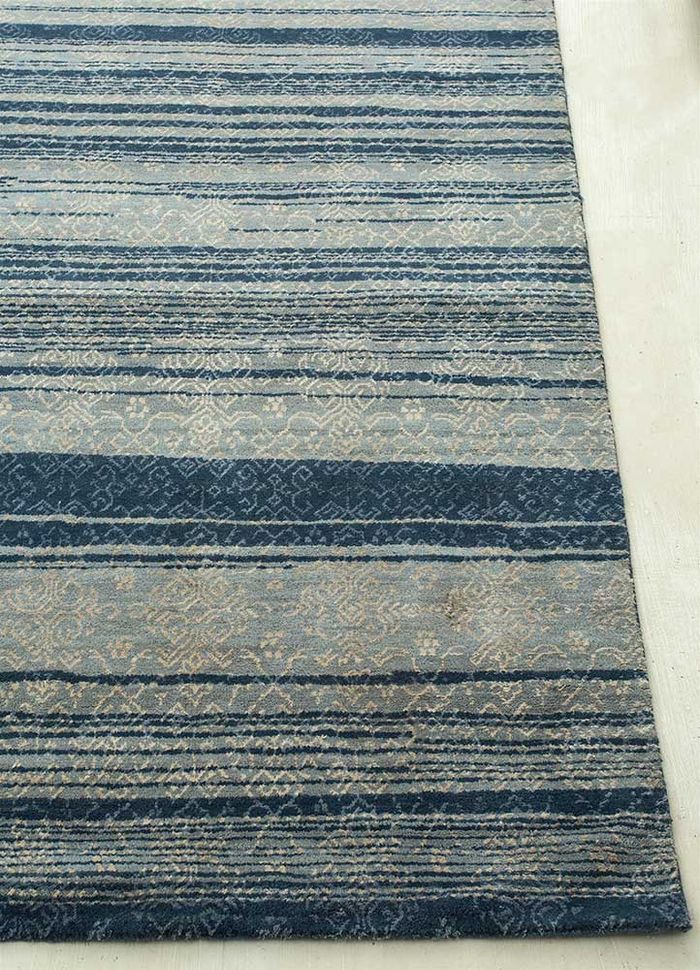 viscaya blue wool and silk hand knotted Rug - Corner