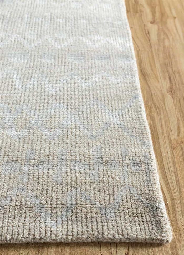 eden ivory wool and bamboo silk hand knotted Rug - Corner