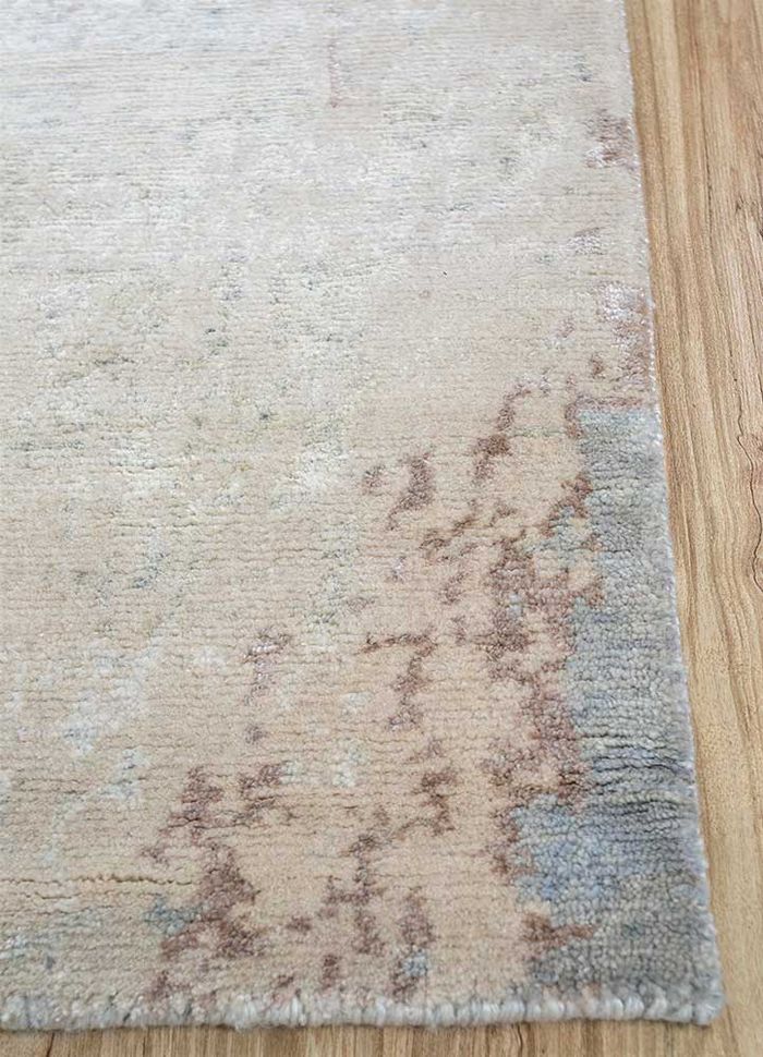 memoir ivory wool and viscose hand knotted Rug - Corner