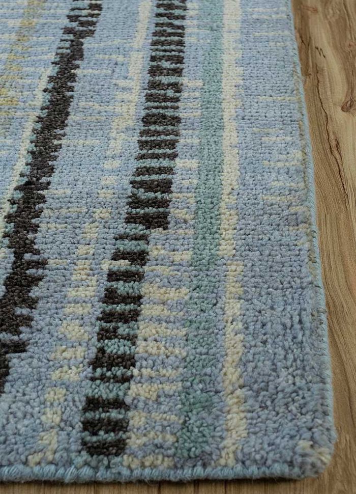 geode blue wool hand knotted Rug - Corner