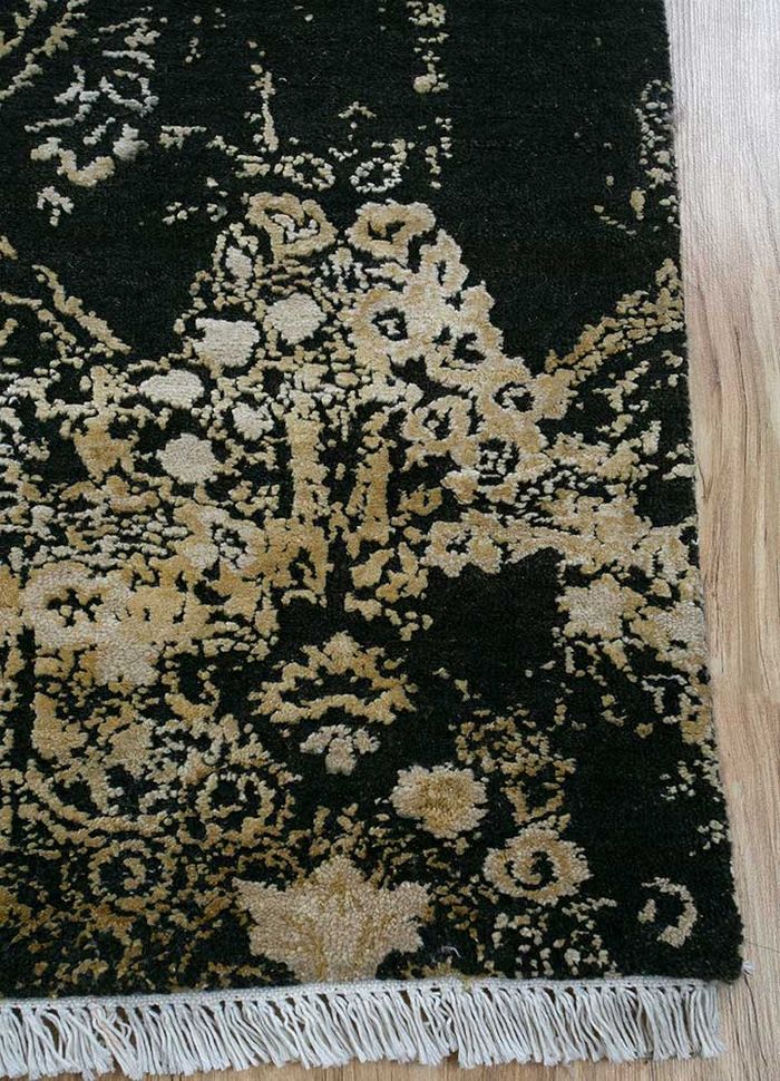 floret green wool and silk hand knotted Rug - Corner