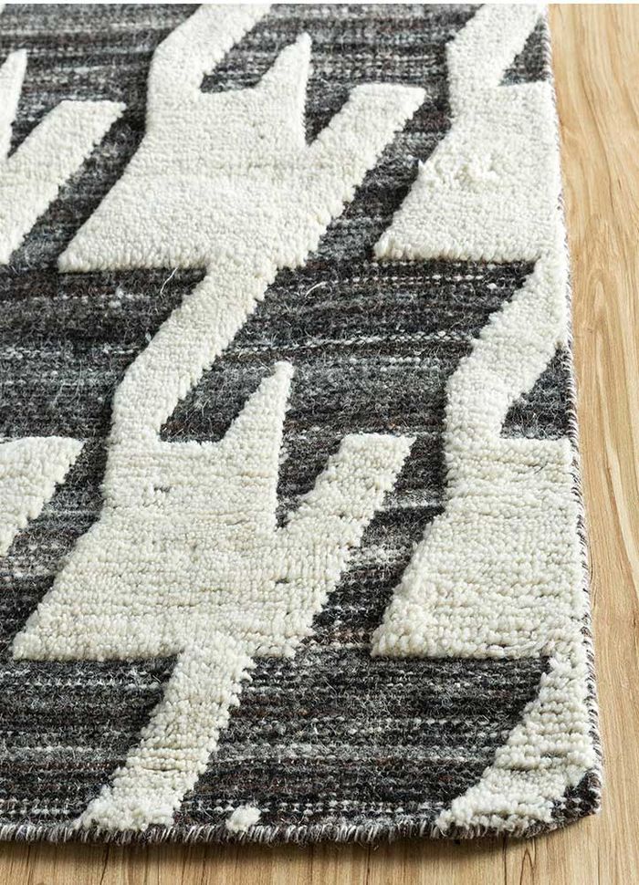 cleo blue wool hand knotted Rug - Corner