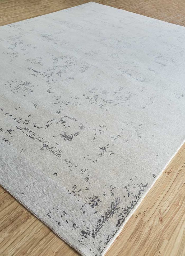 far east ivory wool and viscose hand knotted Rug - FloorShot
