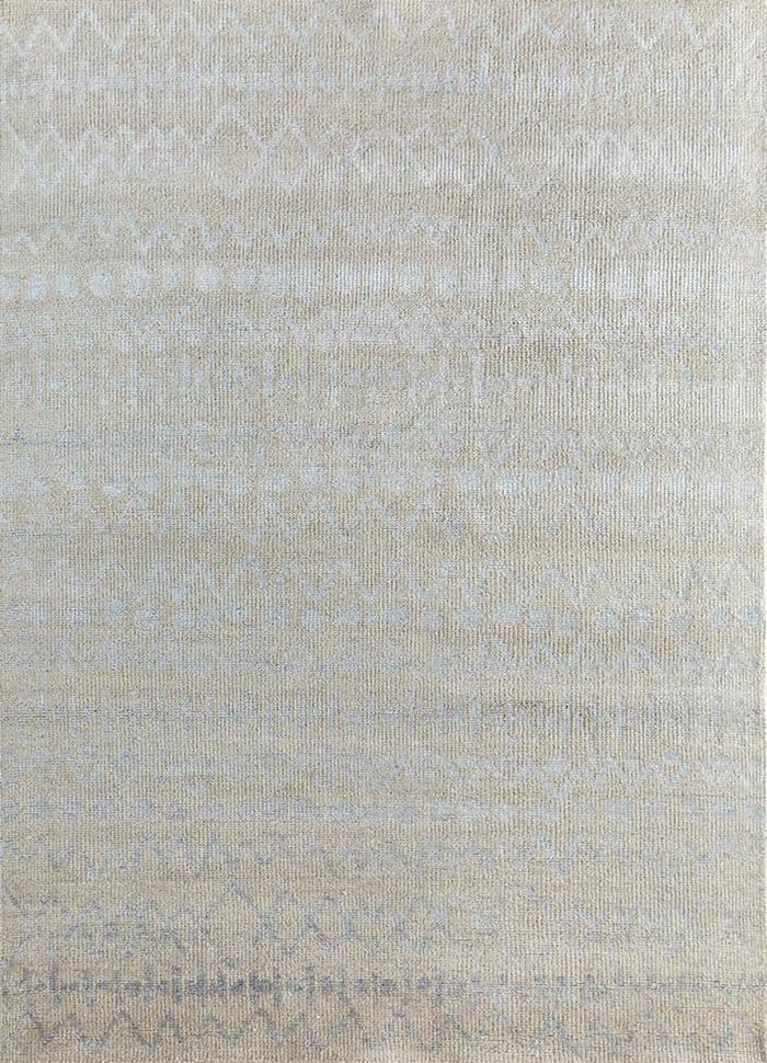eden ivory wool and bamboo silk hand knotted Rug - HeadShot