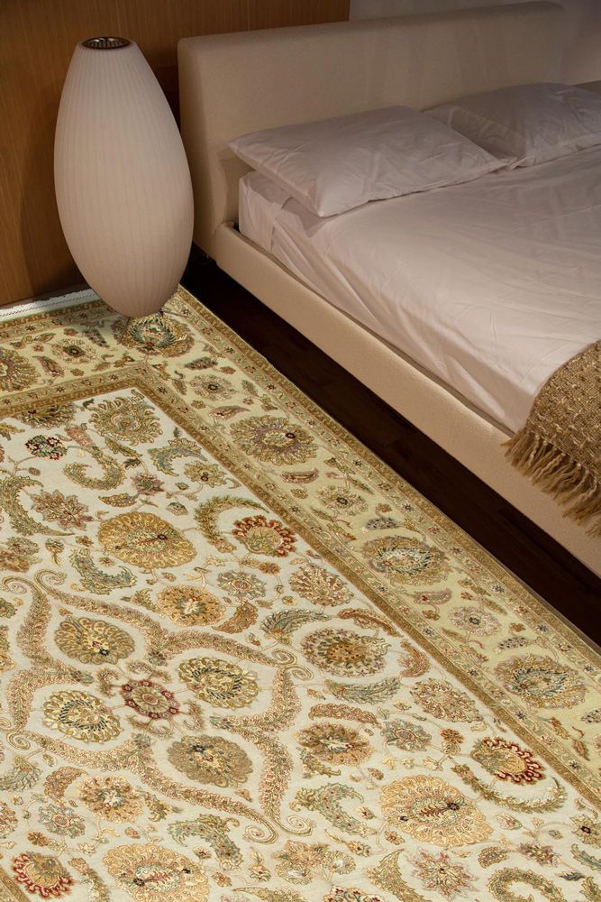 aurora ivory wool and silk hand knotted Rug - RoomScene