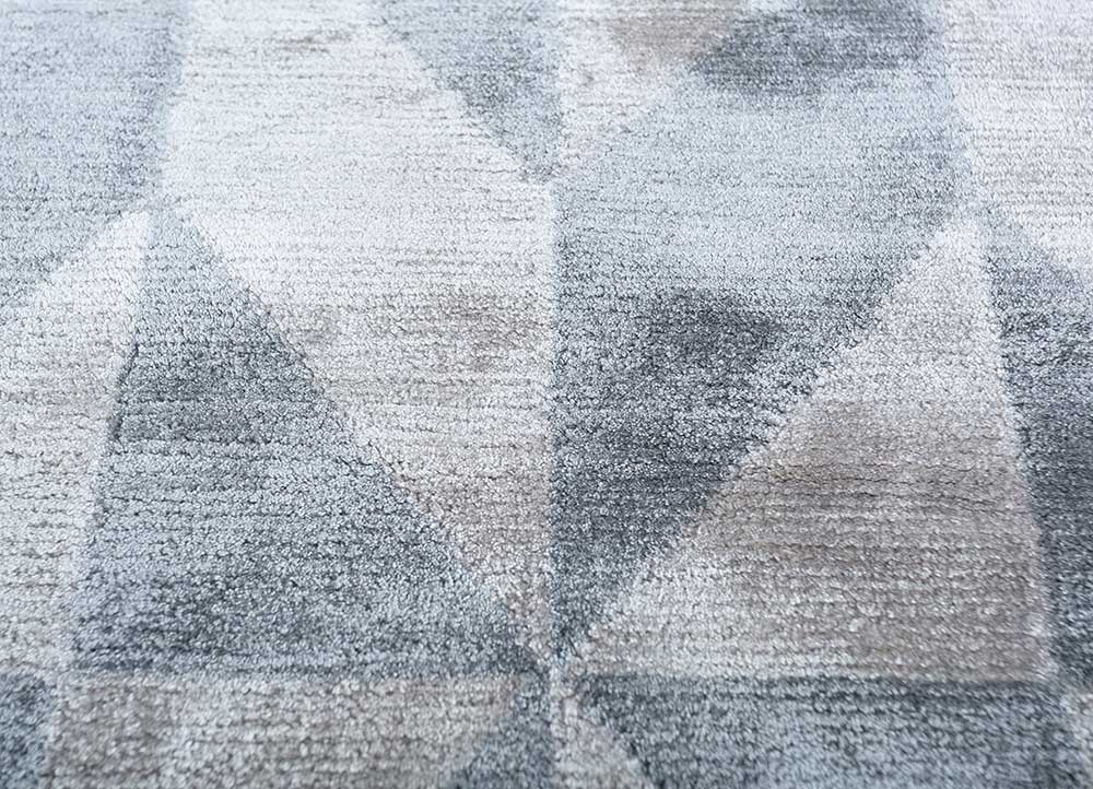 cleo grey and black bamboo silk hand knotted Rug - CloseUp