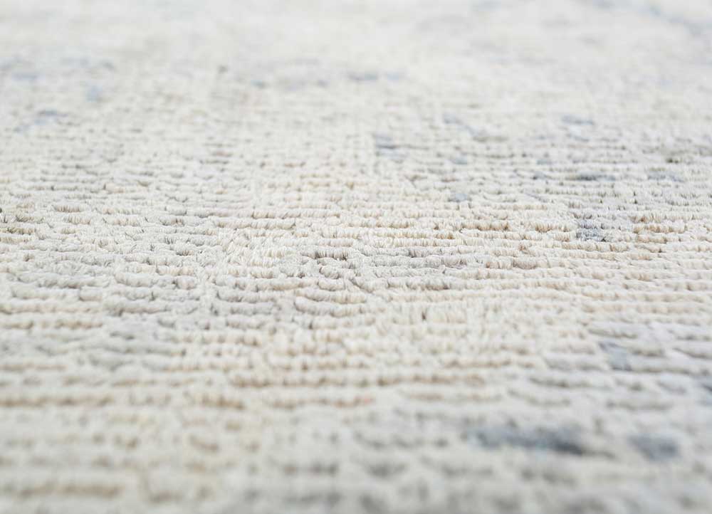 clan ivory wool and silk hand knotted Rug - CloseUp