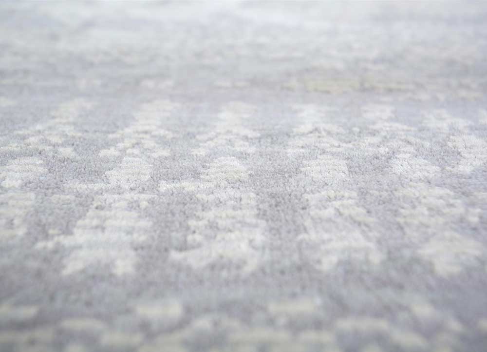 weave friction grey and black wool and bamboo silk hand knotted Rug - CloseUp