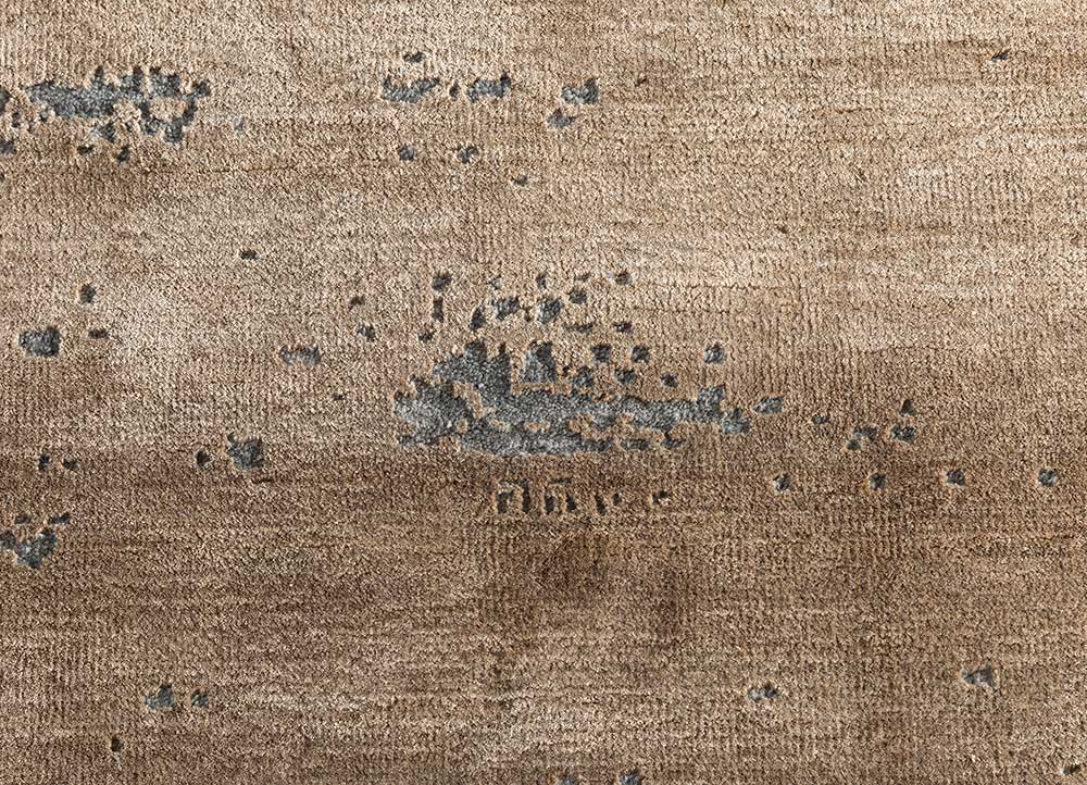 urban pause by kavi gold wool and bamboo silk hand knotted Rug - CloseUp
