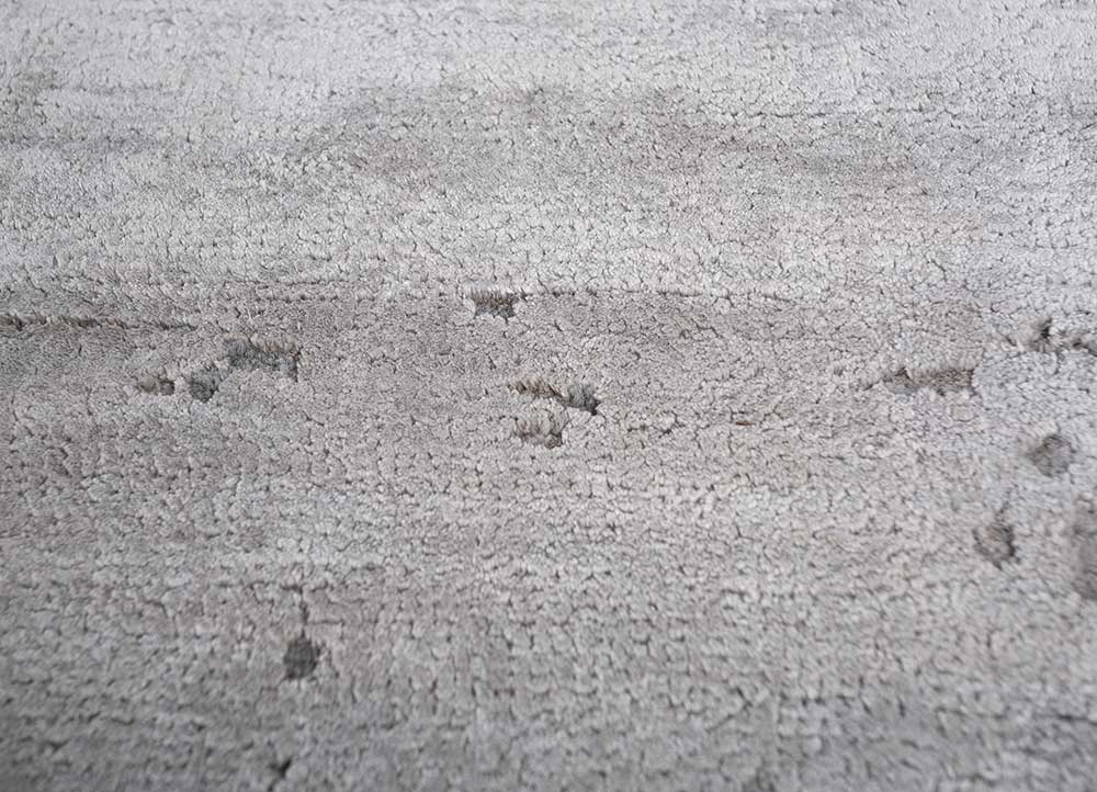urban pause by kavi  wool and bamboo silk hand knotted Rug - CloseUp