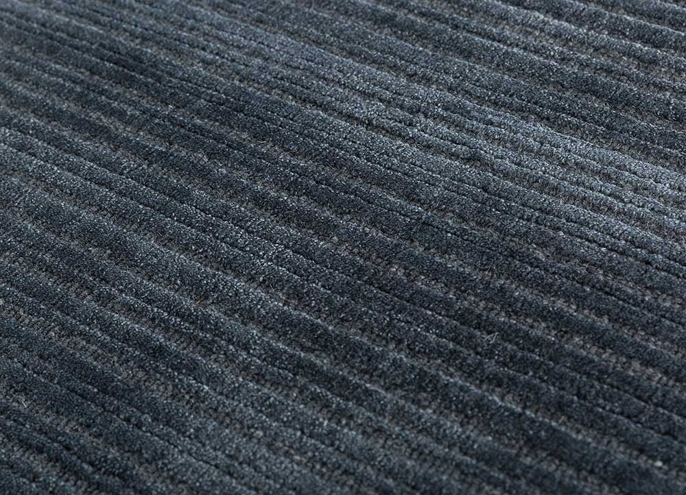 oxford blue wool hand loom Rug - CloseUp
