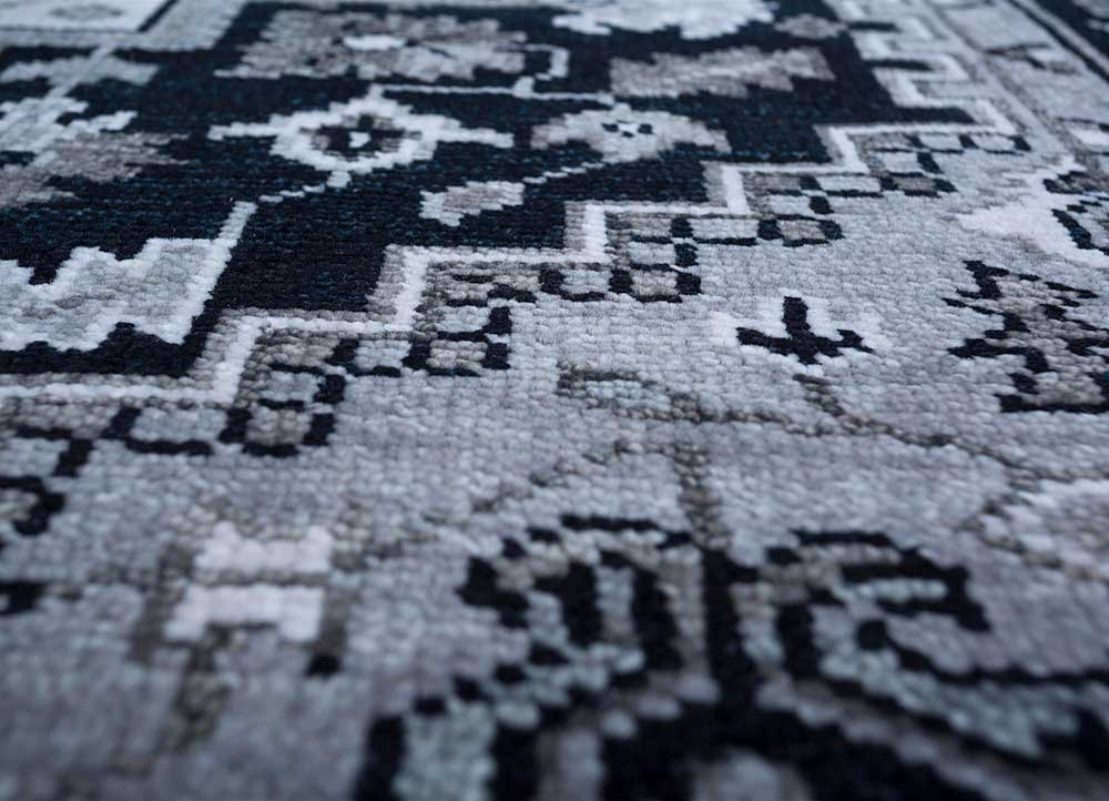 akida grey and black wool hand knotted Rug - CloseUp