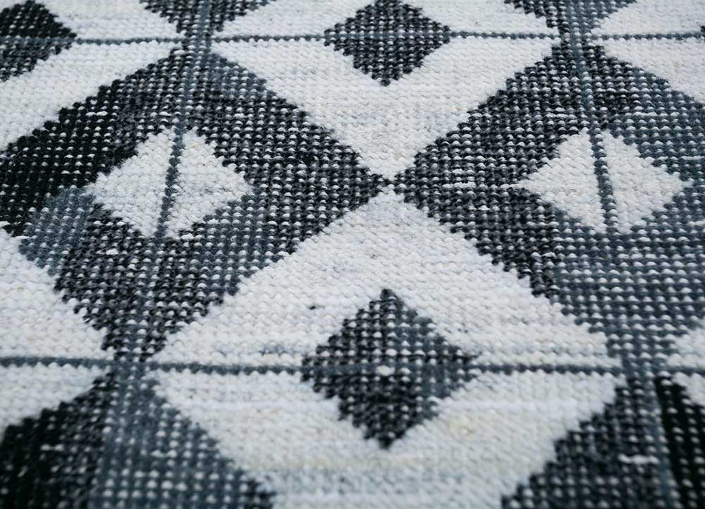 revolution ivory wool and viscose hand knotted Rug - CloseUp