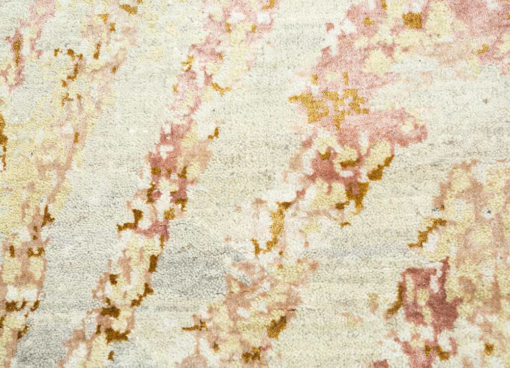 tattvam ivory wool and bamboo silk hand knotted Rug - CloseUp
