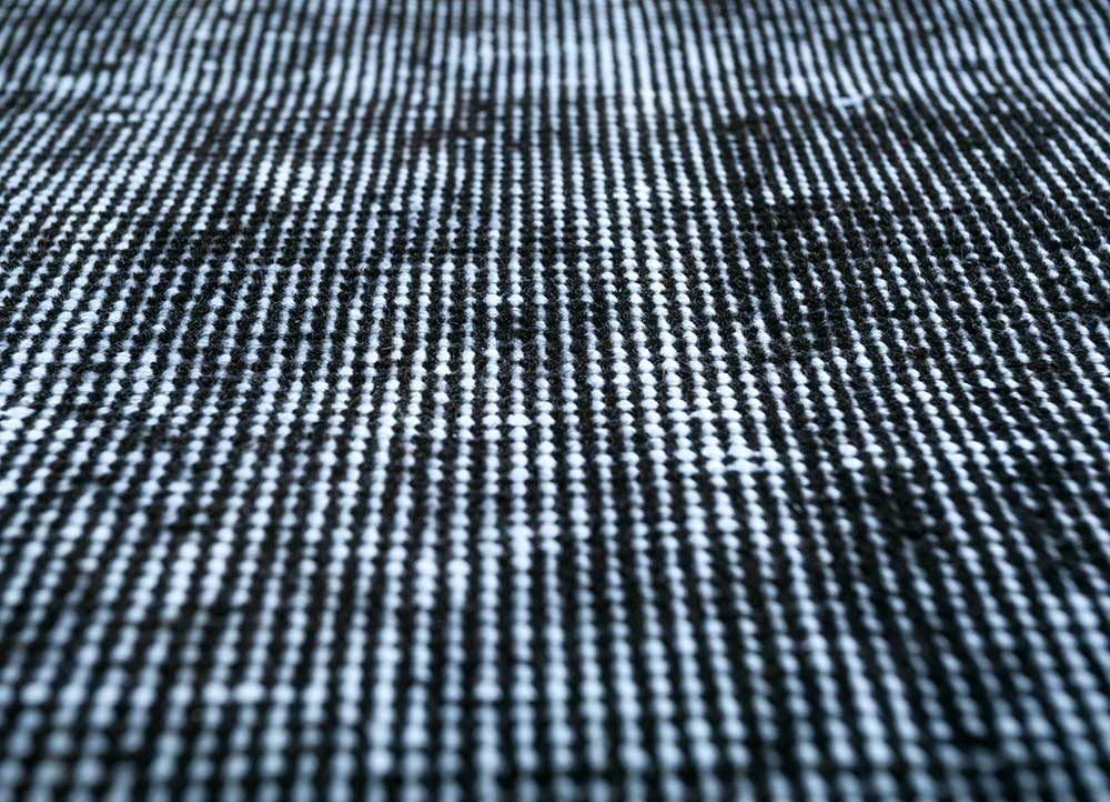 lacuna grey and black wool hand knotted Rug - CloseUp