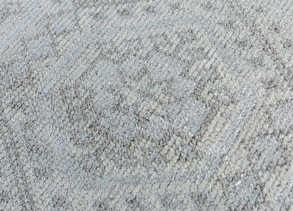 okaley ivory wool and bamboo silk hand knotted Rug - CloseUp