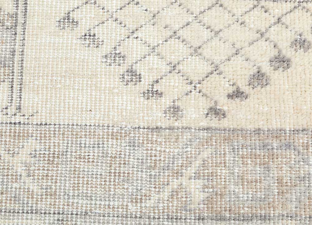 clan ivory wool hand knotted Rug - CloseUp