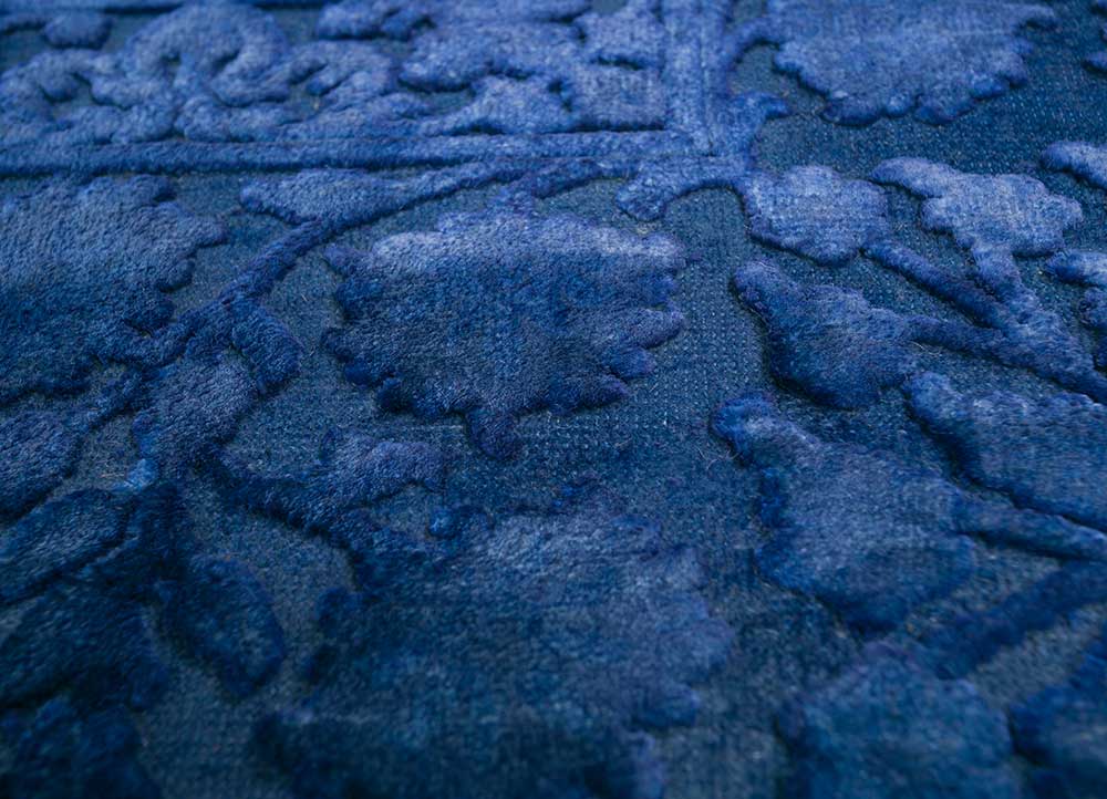 aurora blue wool and silk hand knotted Rug - CloseUp
