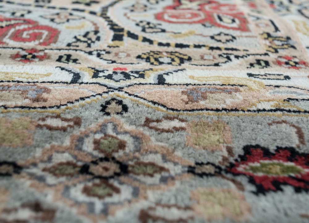 gulmarg  wool hand knotted Rug - CloseUp