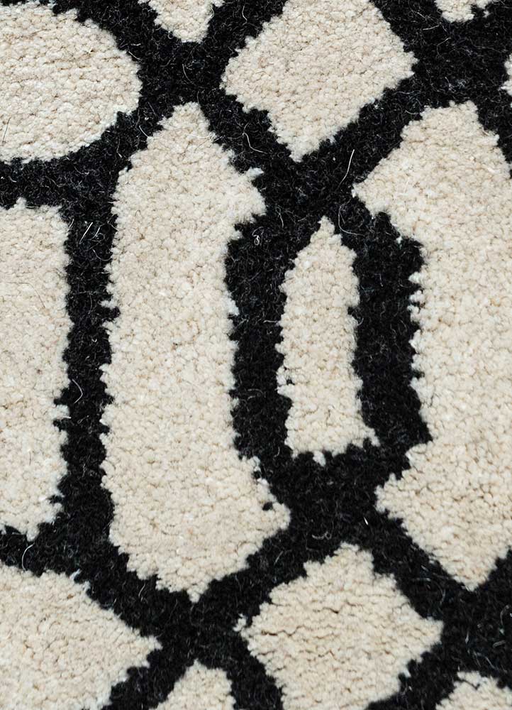 contour grey and black wool and viscose hand tufted Rug - CloseUp