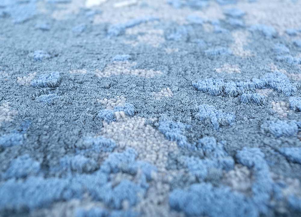 entropy blue wool and silk hand knotted Rug - CloseUp