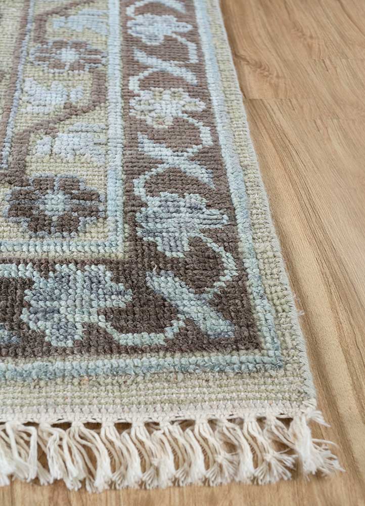 cyanna green wool and silk hand knotted Rug - Corner