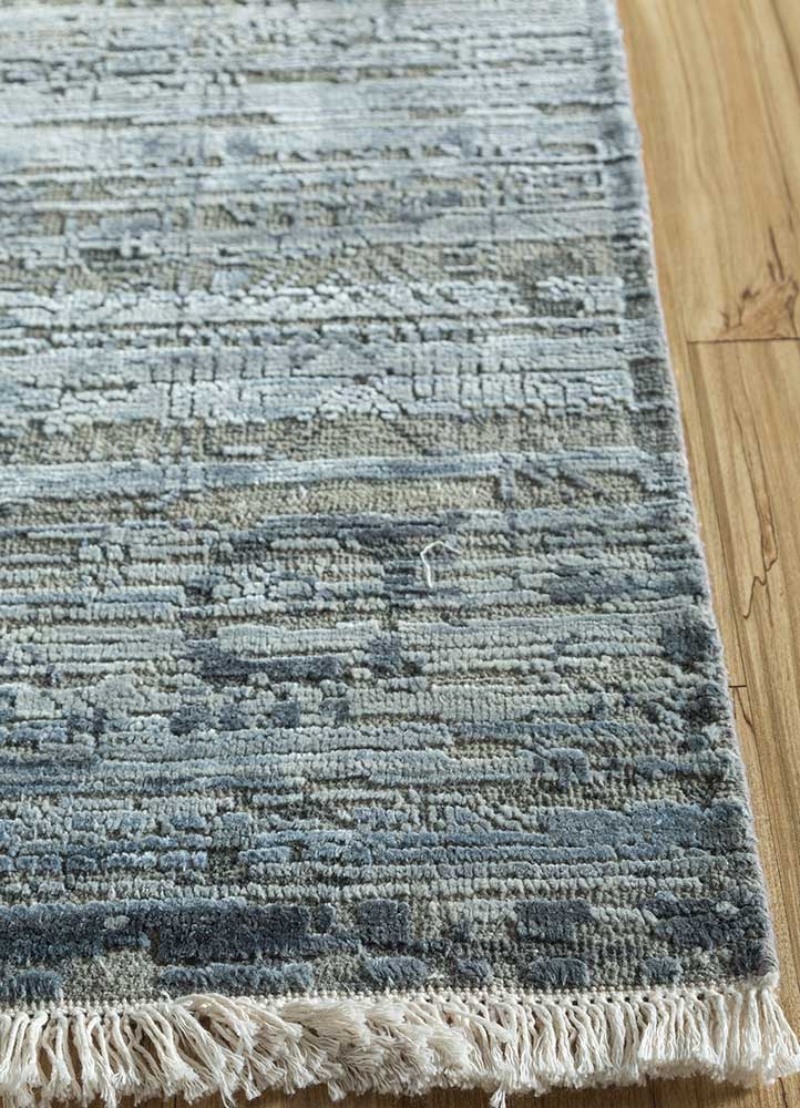 viscaya blue wool and silk hand knotted Rug - Corner