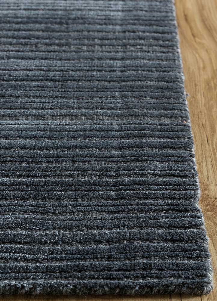 oxford blue wool hand loom Rug - Corner