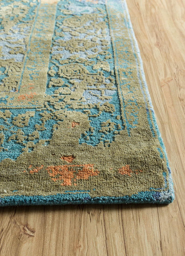 far east green wool and silk hand knotted Rug - Corner