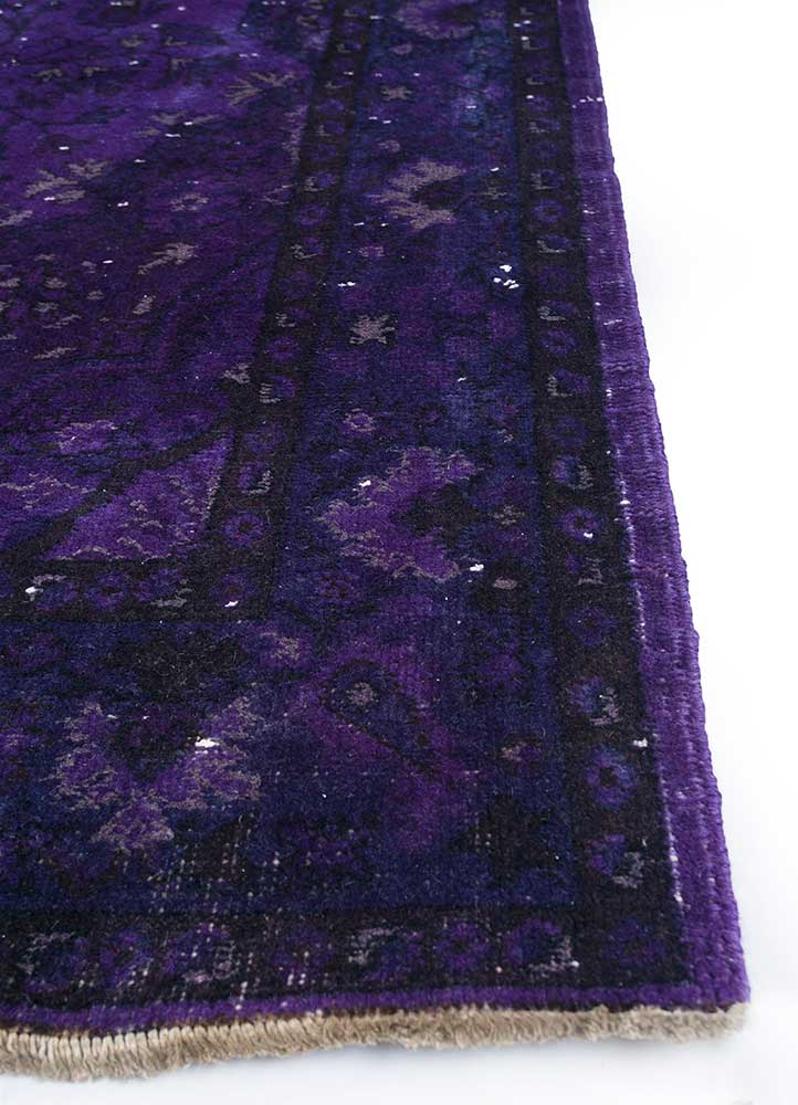 lacuna pink and purple wool hand knotted Rug - Corner