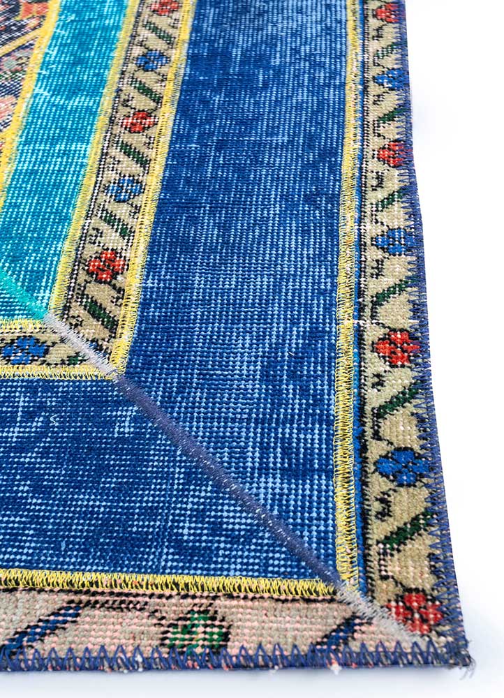 provenance blue wool patchwork Rug - Corner