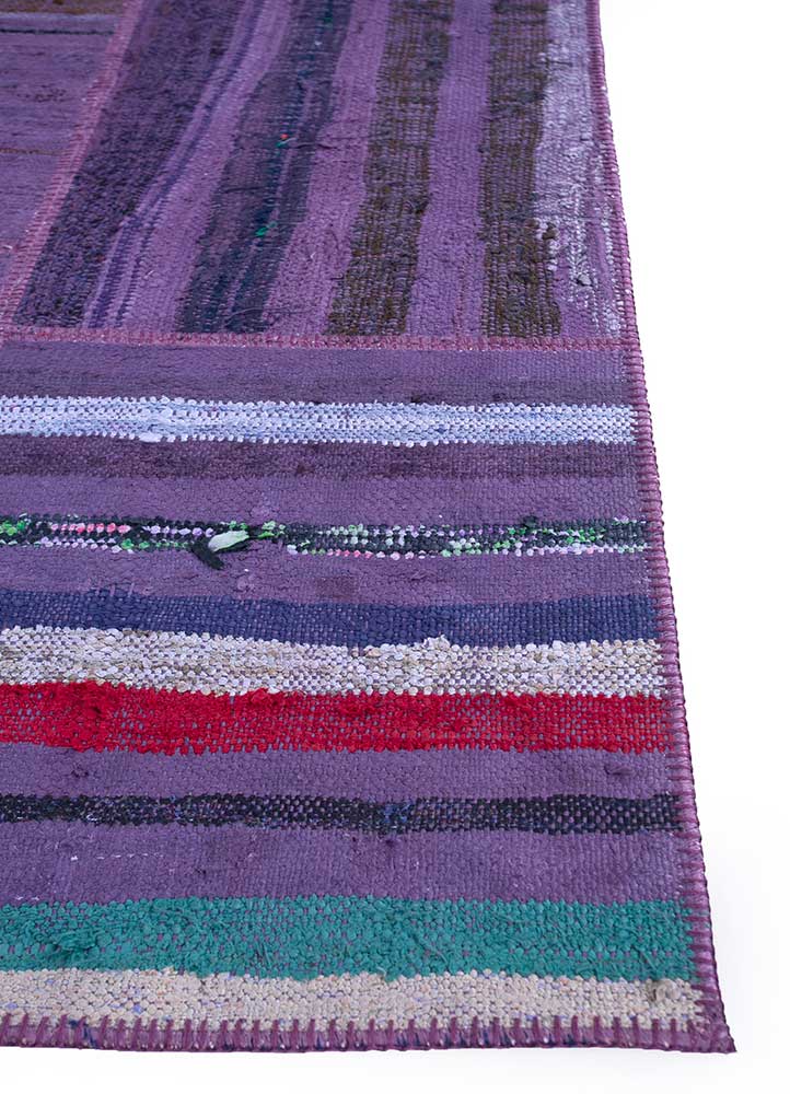 vintage pink and purple wool patchwork Rug - Corner