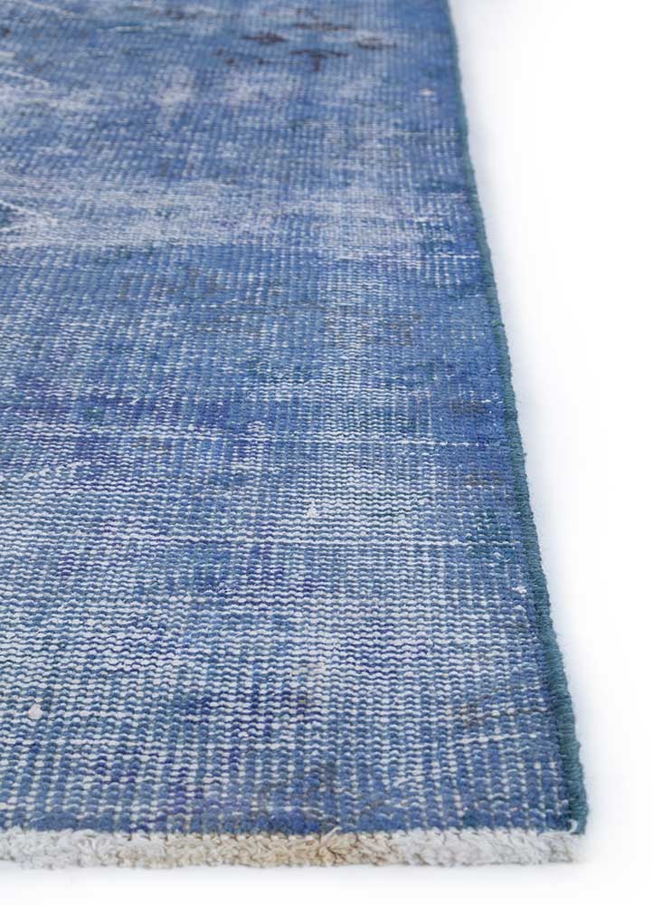 lacuna blue wool hand knotted Rug - Corner