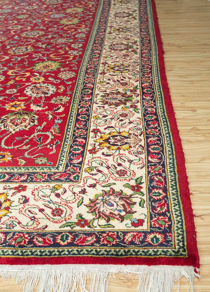 antique  wool hand knotted Rug - Corner