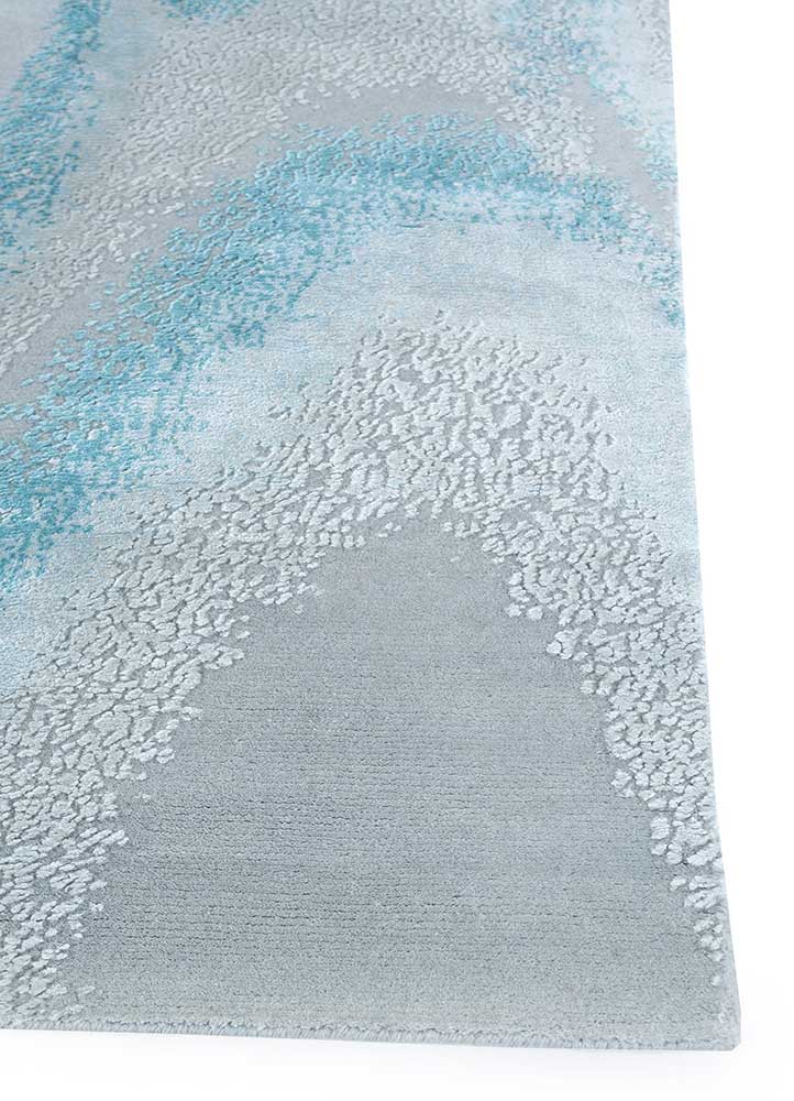 entropy blue wool and viscose hand knotted Rug - Corner