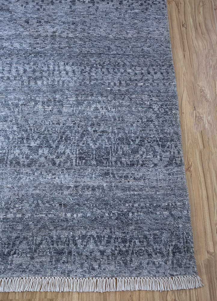 okaley grey and black wool and viscose hand knotted Rug - Corner