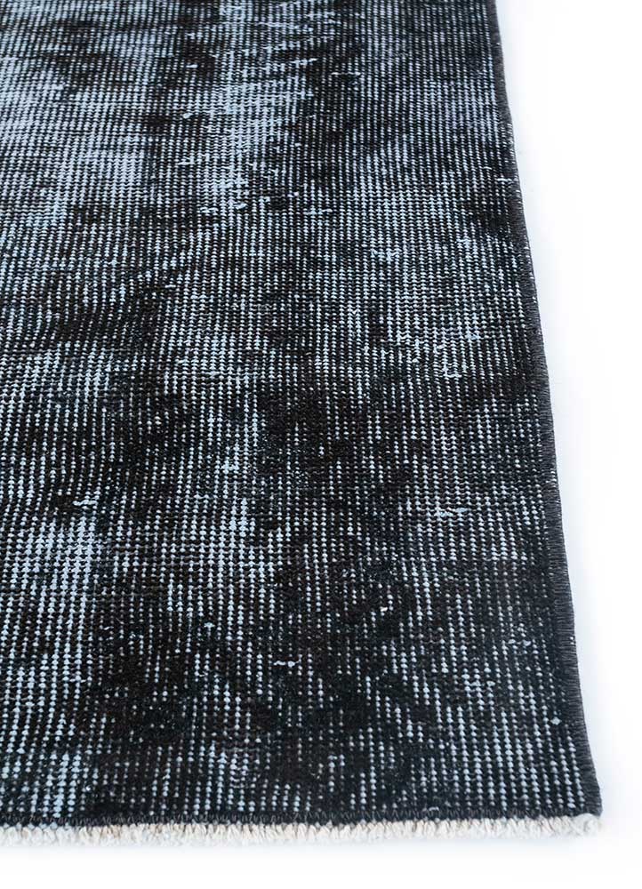 lacuna grey and black wool hand knotted Rug - Corner