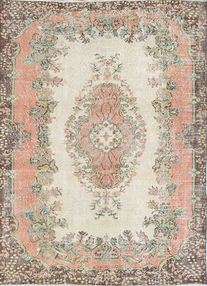 vintage green wool hand knotted Rug - HeadShot