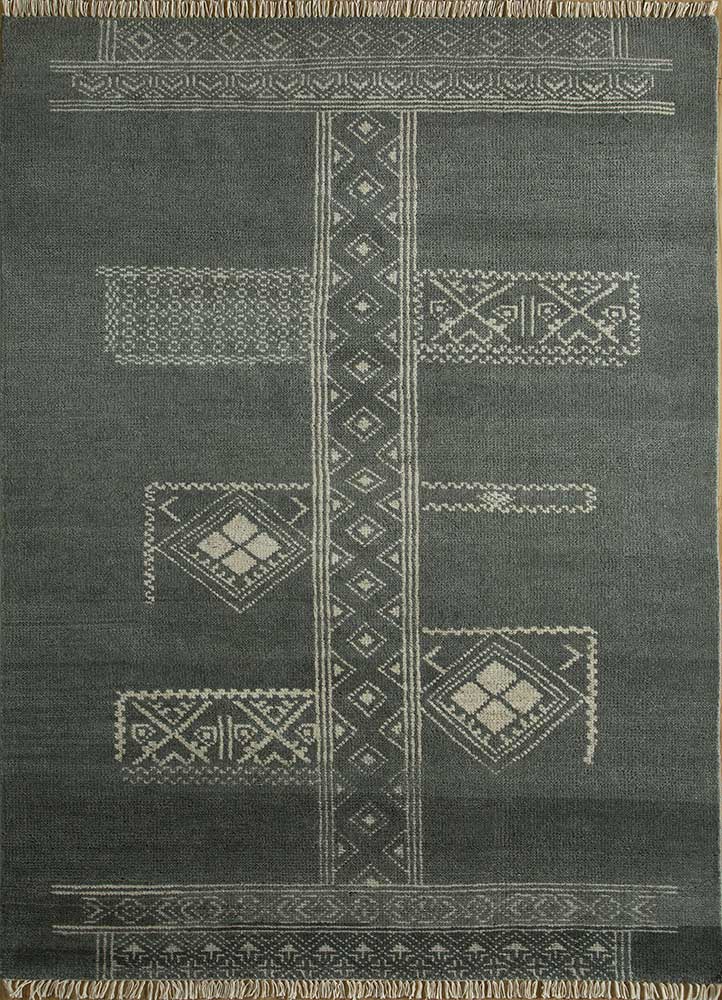 clan grey and black wool hand knotted Rug - HeadShot